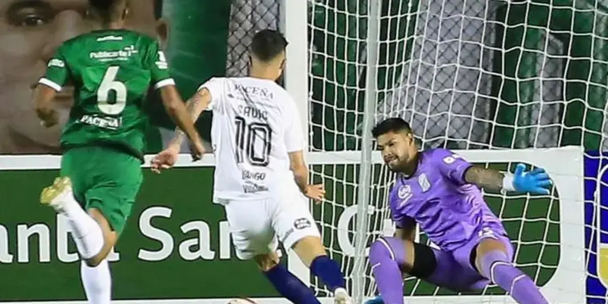 El "Celeste" se le hizo costumbre sonreír tras jugar contra el "Refinero"