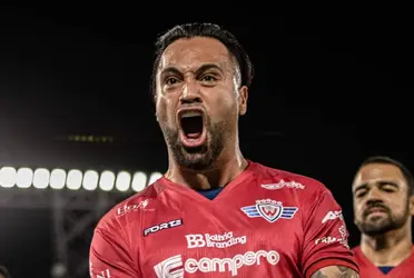 El defensor Julián Velázquez es el protagonista de una de las principales historias del mercado de pases