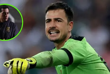 El portero se recupera de la lesión en uno de sus tobillos.