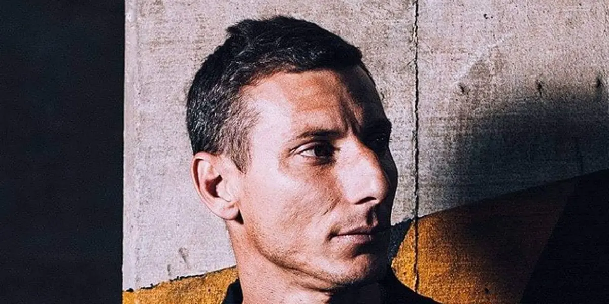 Una reconocida cuenta de Instagram subió una foto del técnico saludándolo en su cumpleaños.