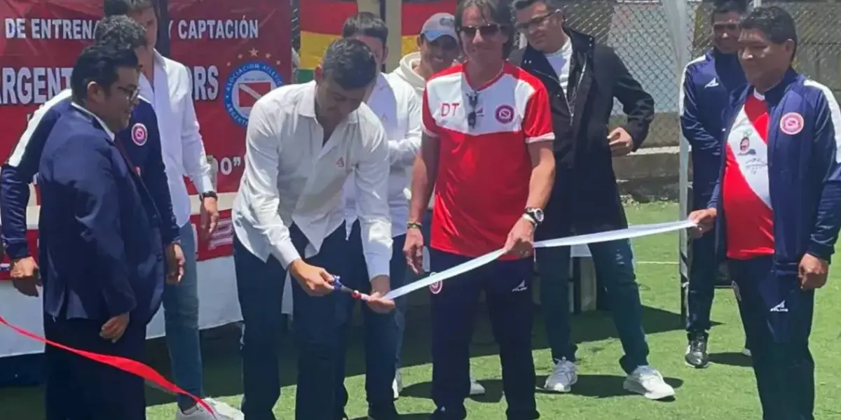 Argentinos Juniors abrió un centro de entrenamiento y captación en Bolivia con la idea de nutrir a clubes locales de talentos jóvenes