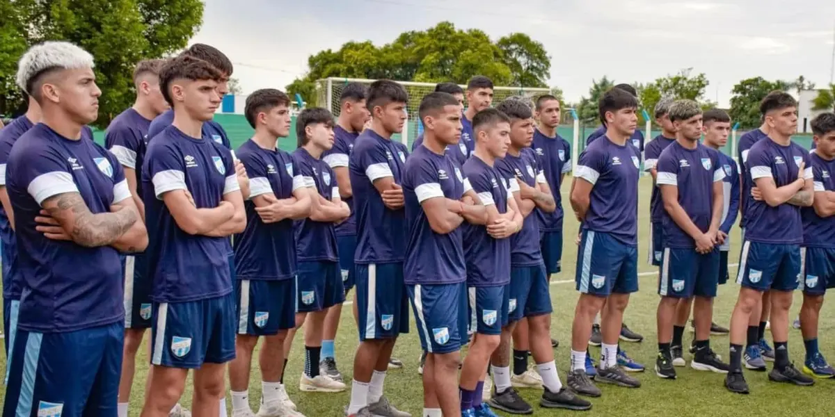 El chico de tan solo 17 años pone primera para debutar en una de las ligas más competitivas