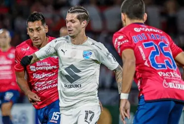 El estadio en Cochabamba explotó de gente que se acercó a ver la primera final.