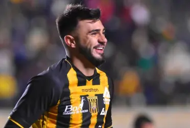 El goleador le cedió la pena máxima a su compatriota en lo que fue el empate en Cochabamba.