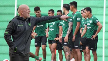 Un futbolista que viste los colores de la "Verde" estará afuera de las canchas 